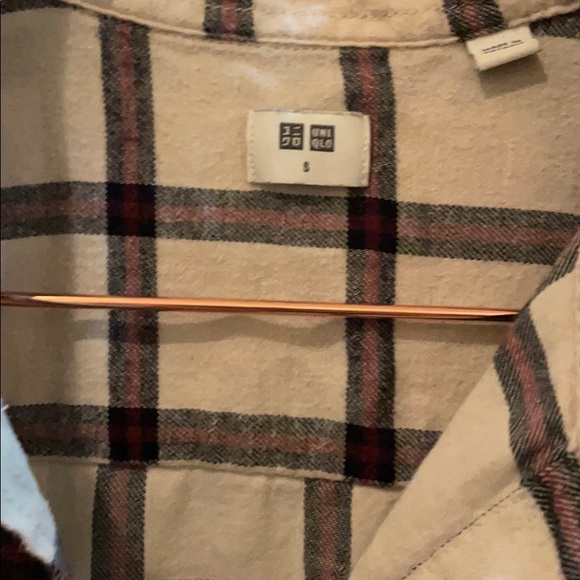 Uniqlo button down - Picture 2 of 3